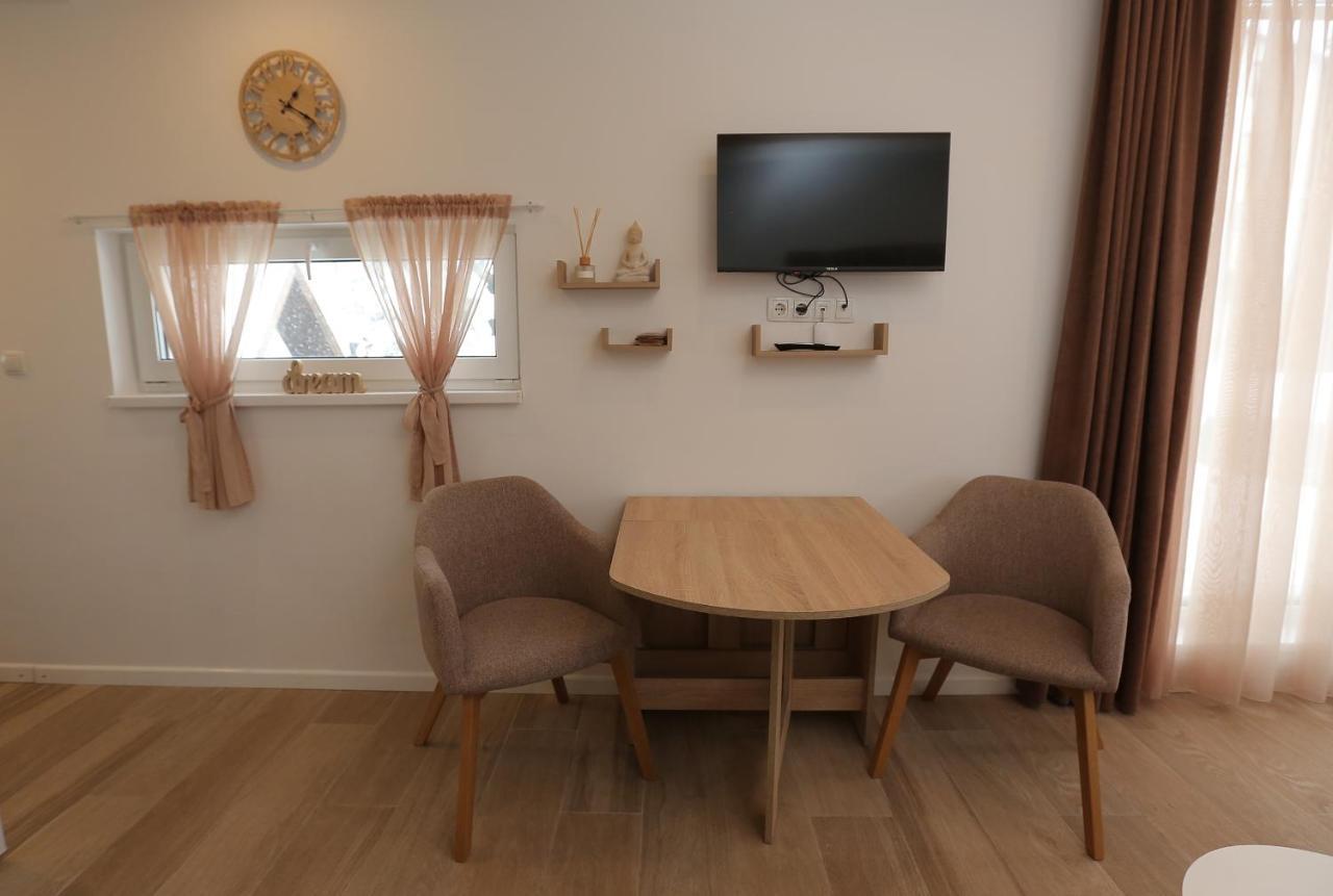 Nest Apartment Яхорина Екстериор снимка