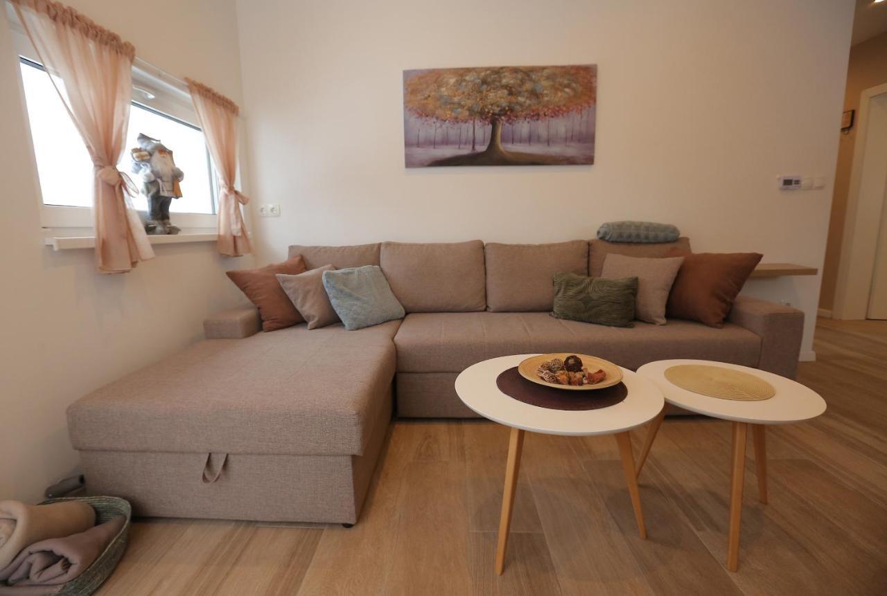 Nest Apartment Яхорина Екстериор снимка